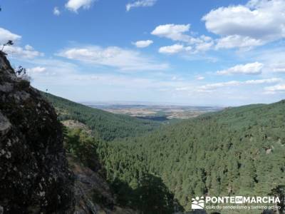 El Pico del Nevero y la Cascada del Chorro - sendero Madrid y excursiones; sierra de irati